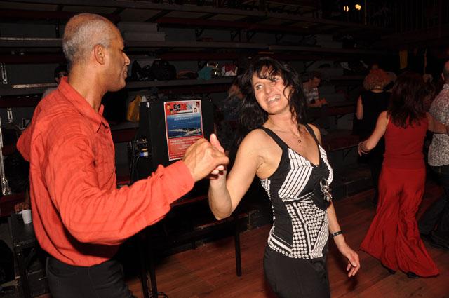 min 2011 02 06 station danse 081